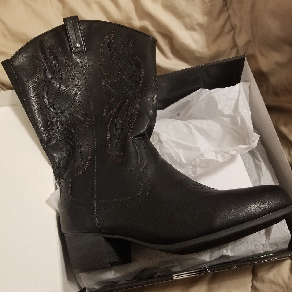 Cowgirl boots - Picture 1 of 1
